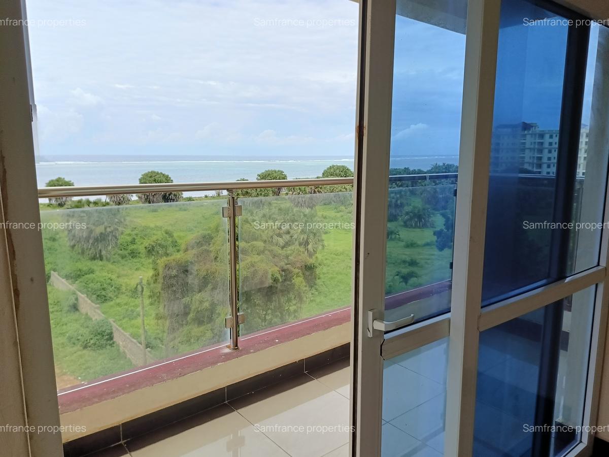 Serviced 4 Bed Apartment with En Suite at 1 St Avanue - 7