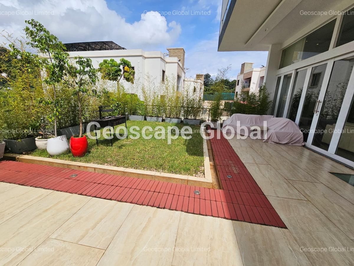 4 Bed Townhouse with En Suite in Westlands Area - 1