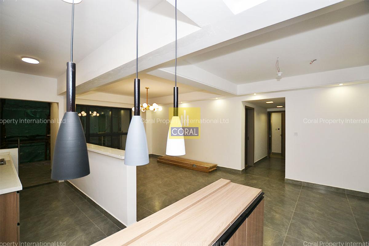 2 Bed Apartment in Riverside - 2