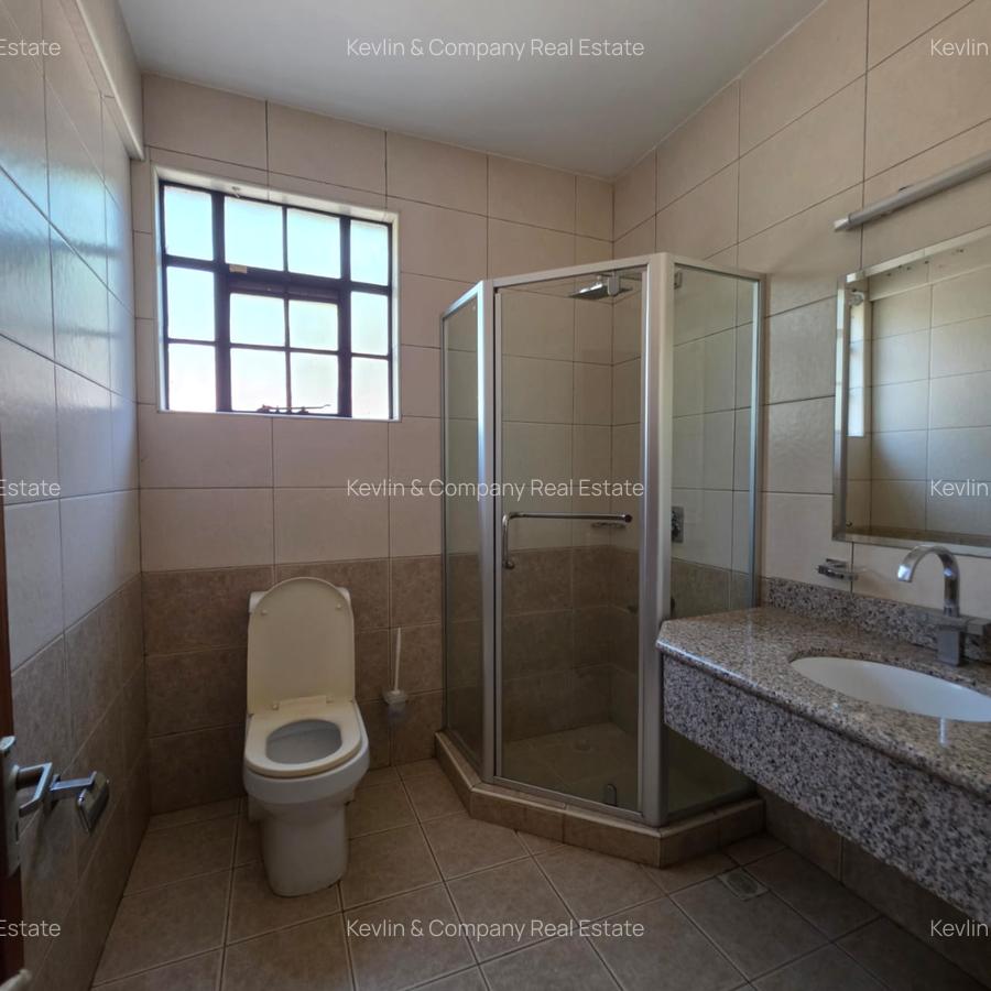 4 Bed Villa with En Suite in Lavington - 7