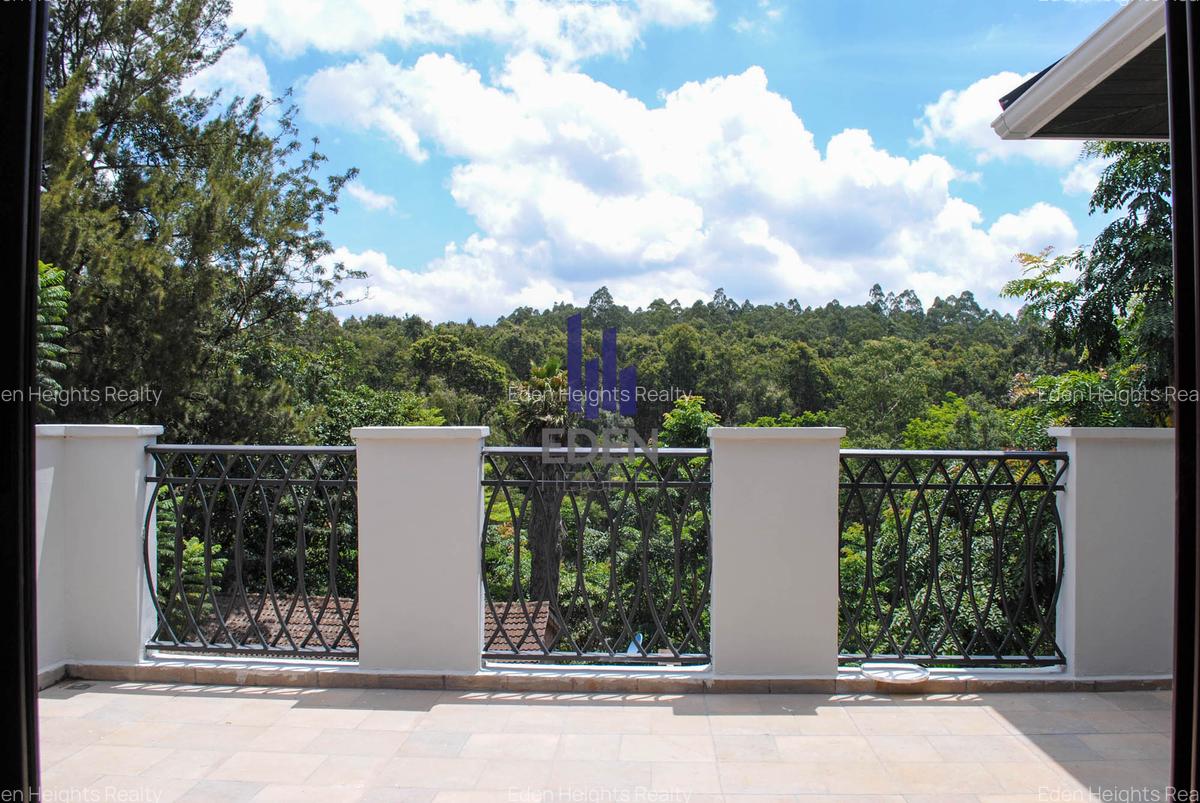 5 Bed Townhouse with En Suite in Spring Valley - 12