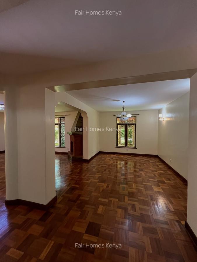 5 Bed Townhouse with En Suite at Othaya Road - 2