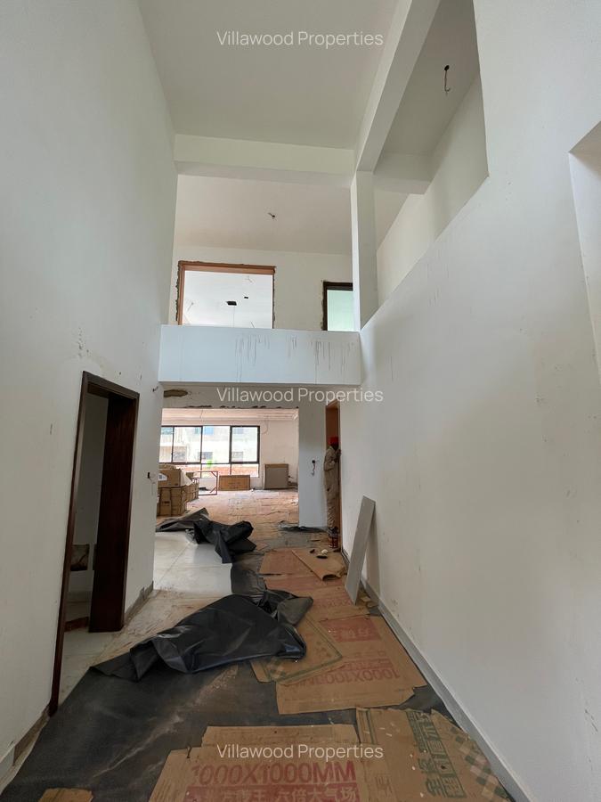 5 Bed Villa with En Suite in Kyuna - 10