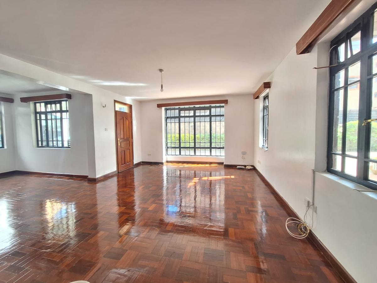 4 Bed Townhouse with En Suite at Lavington - 9