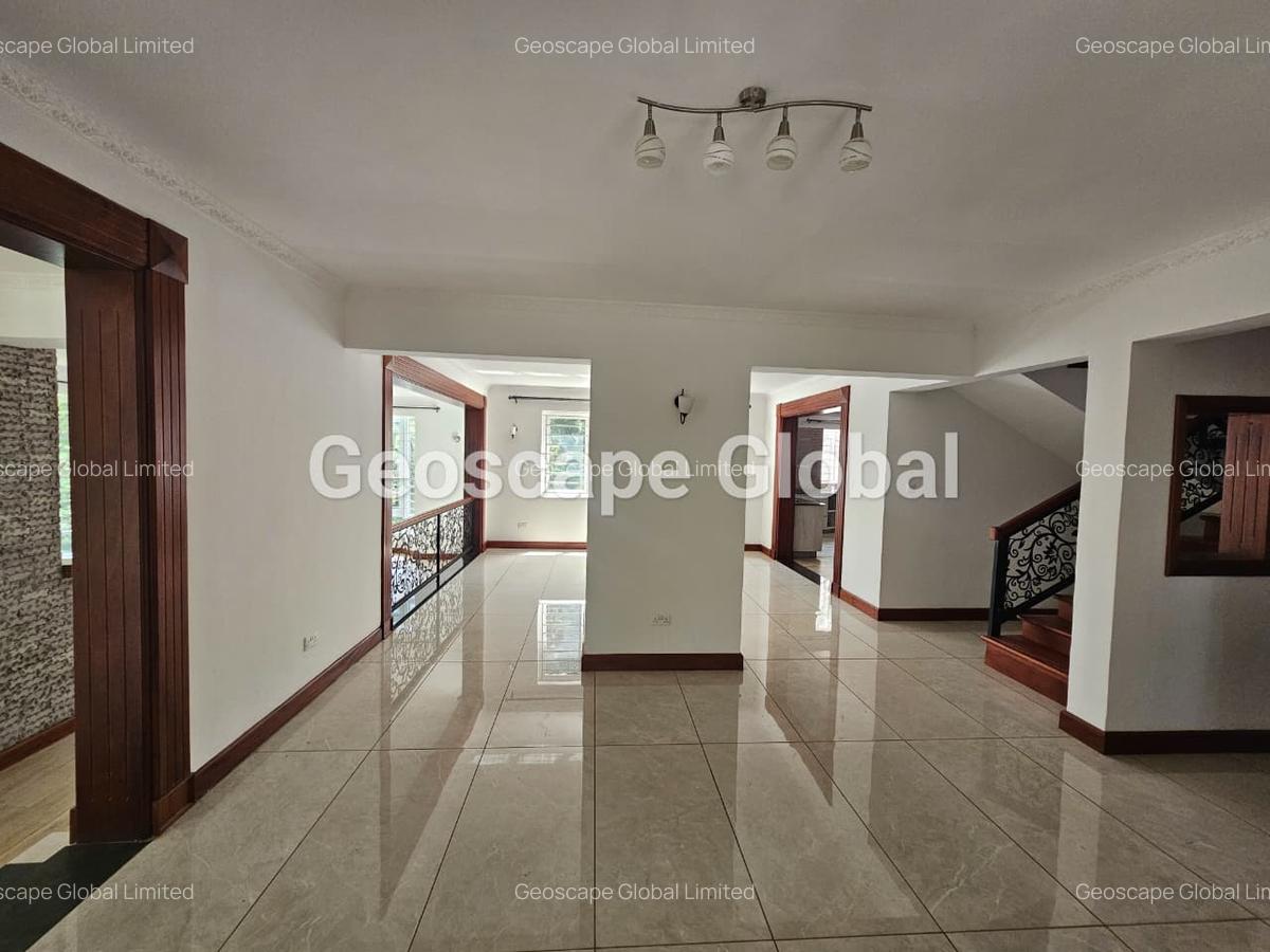 5 Bed House with En Suite in Rosslyn - 4