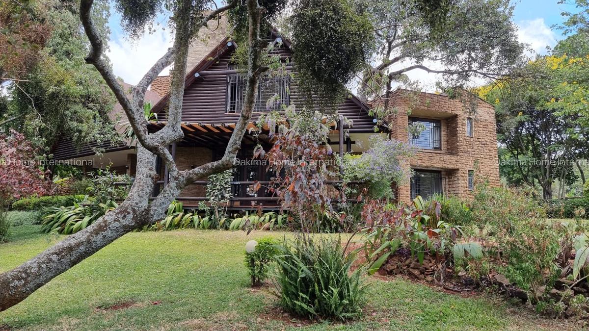 4 Bed Villa with En Suite in Lake View - 18