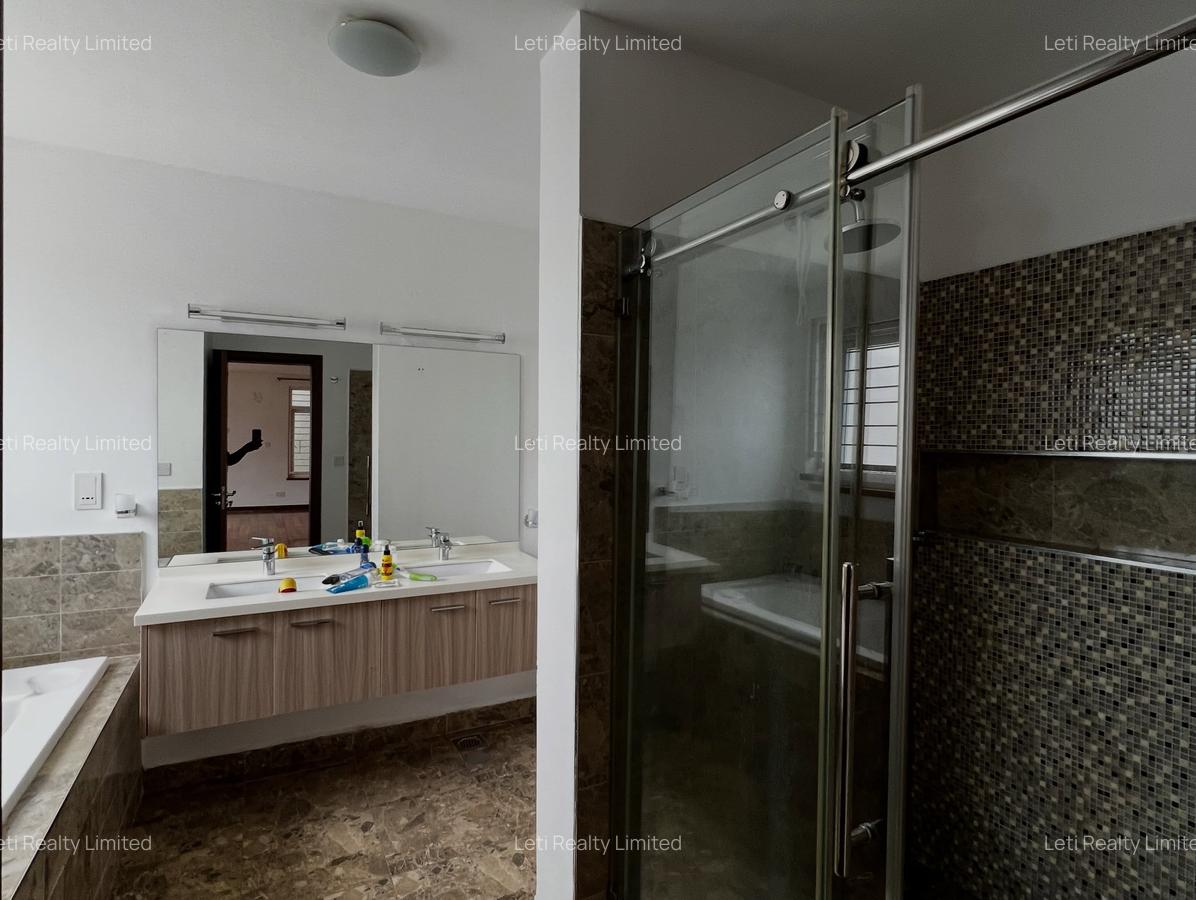 5 Bed Townhouse with En Suite in Lavington - 8