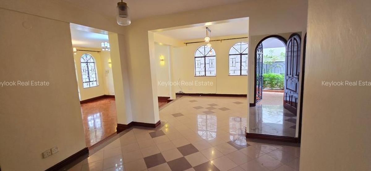 5 Bed Townhouse with En Suite at Riverside Garden - 10