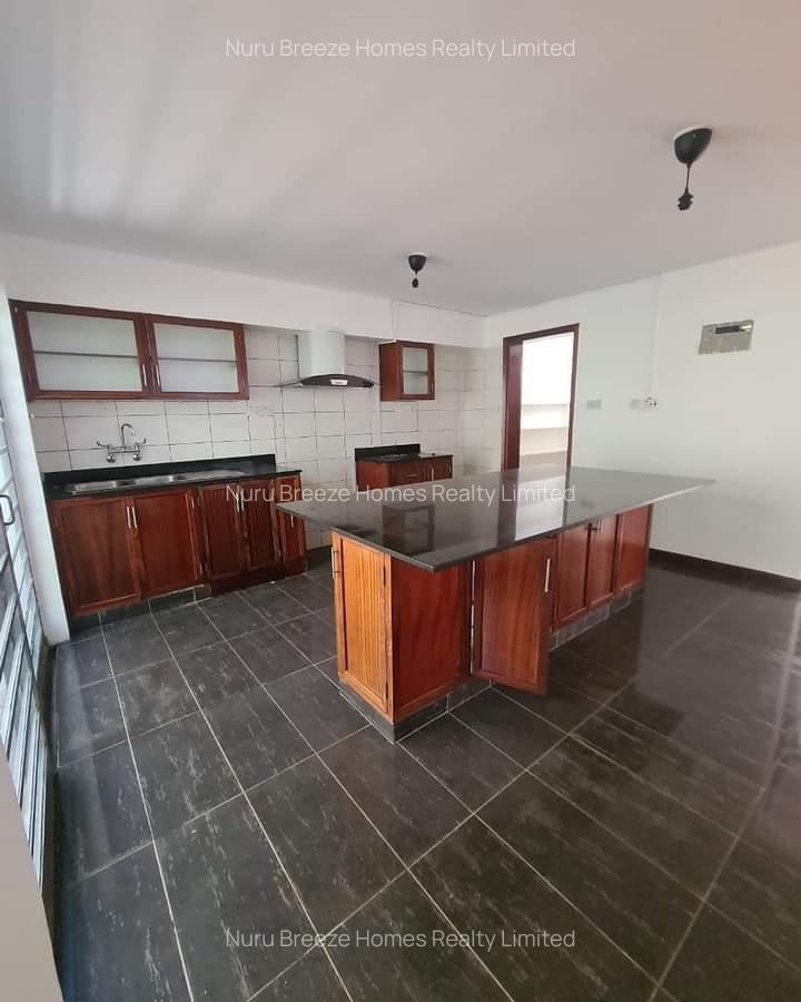 4 Bed Townhouse with En Suite in Lavington - 4