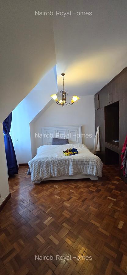 5 Bed Townhouse with En Suite at Lavington Green - 17