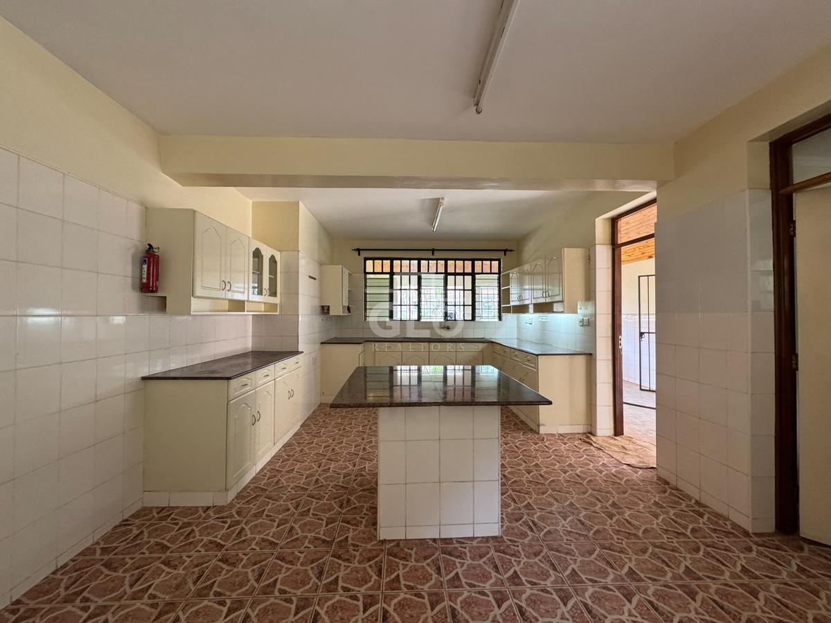 4 Bed House with En Suite in Karen - 9