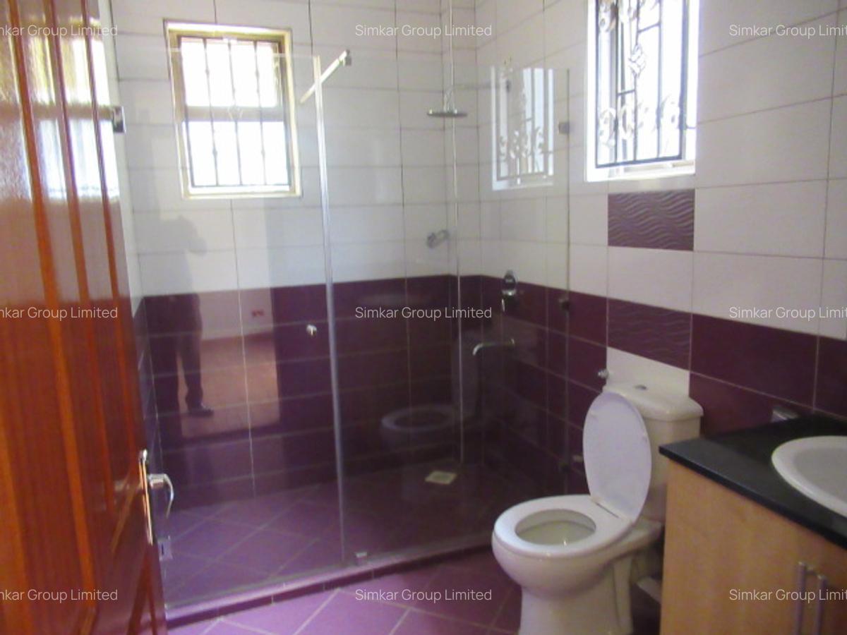 4 Bed Townhouse with En Suite at Westlands - 16