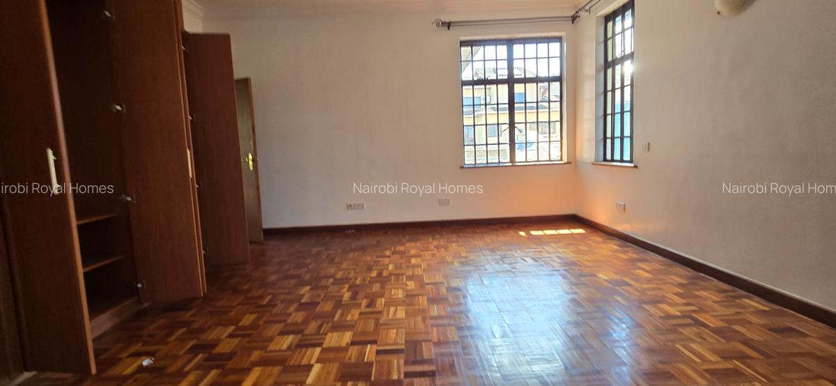 4 Bed Townhouse with En Suite at Lavington Green - 16