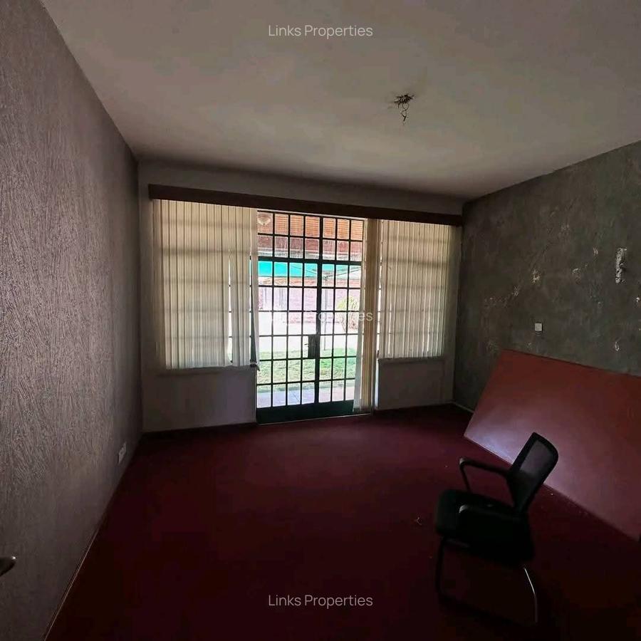 4 Bed Townhouse with En Suite at Karen - 10