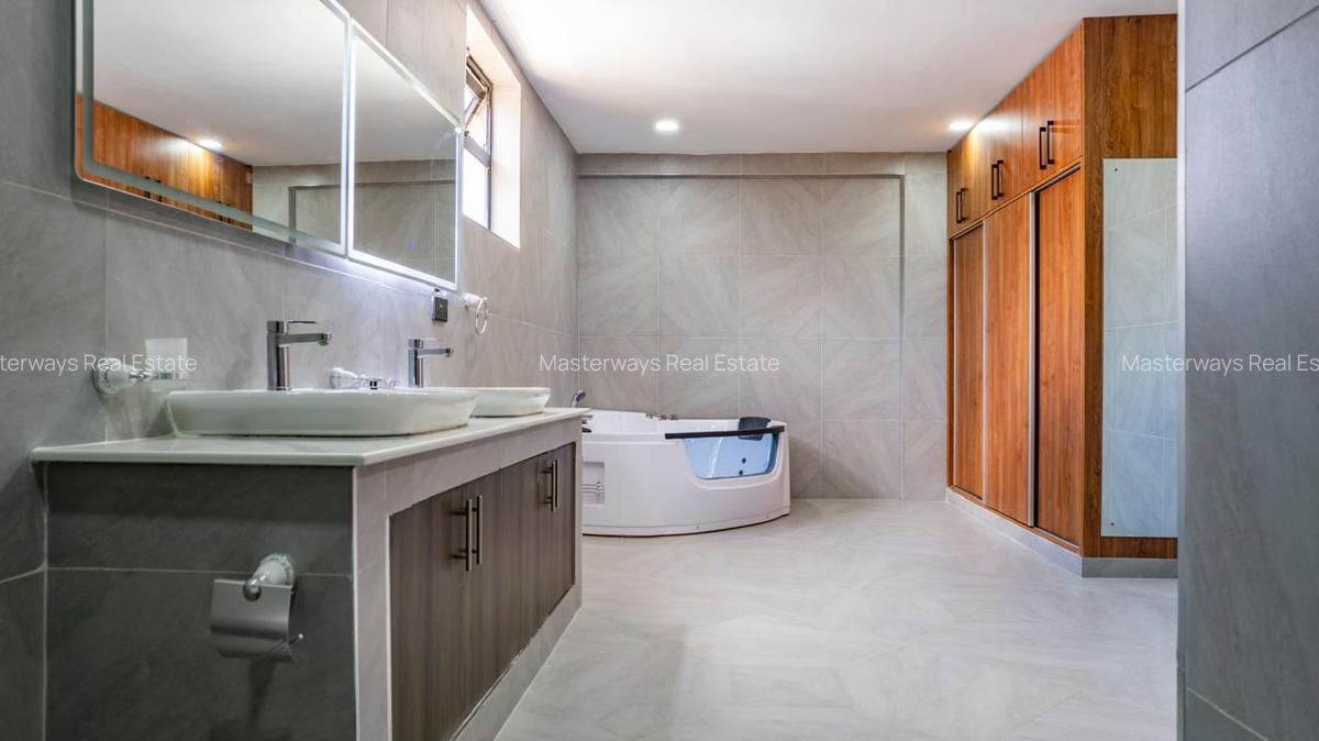 5 Bed Villa with En Suite at Kyuna - 6