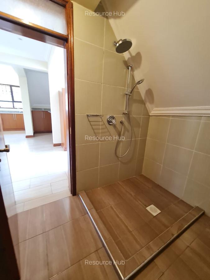 4 Bed Townhouse with En Suite at Runda - 20