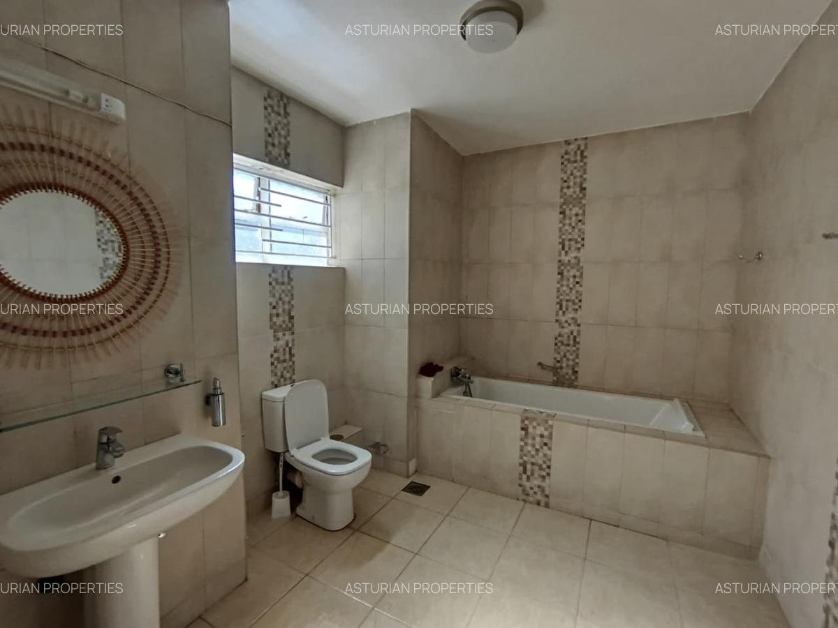 4 Bed Townhouse with En Suite in Runda - 7