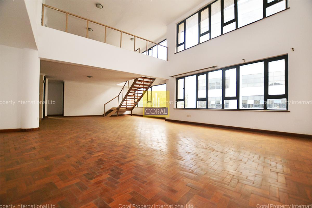 5 Bed House in Riverside - 3
