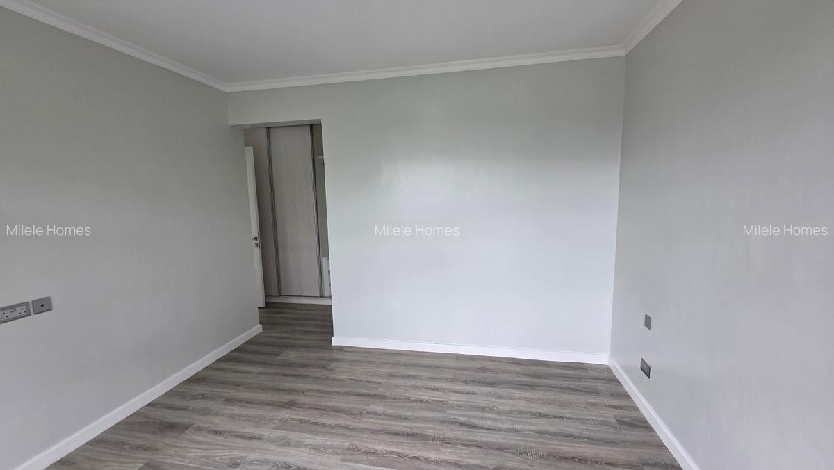 5 Bed Townhouse with En Suite at Paradise - 10