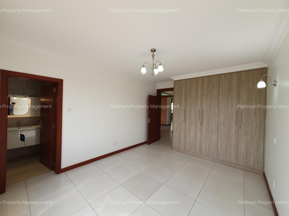 3 Bed Apartment with En Suite in Parklands - 13