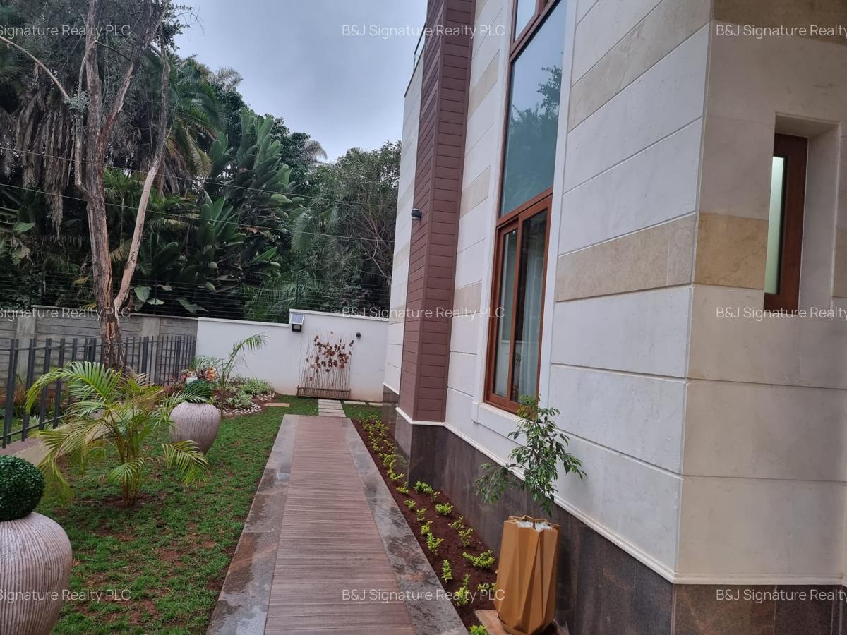 5 Bed Villa with En Suite in Lavington - 12