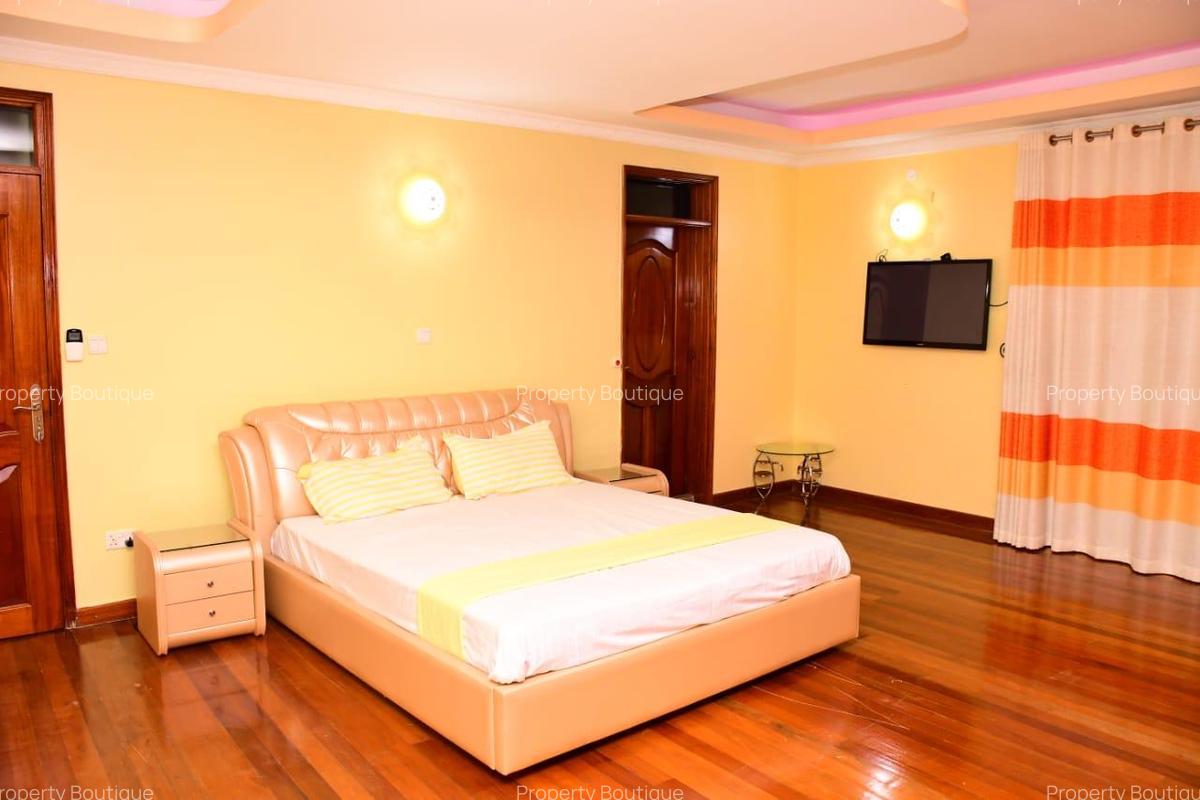 5 Bed House with En Suite in Thome - 16