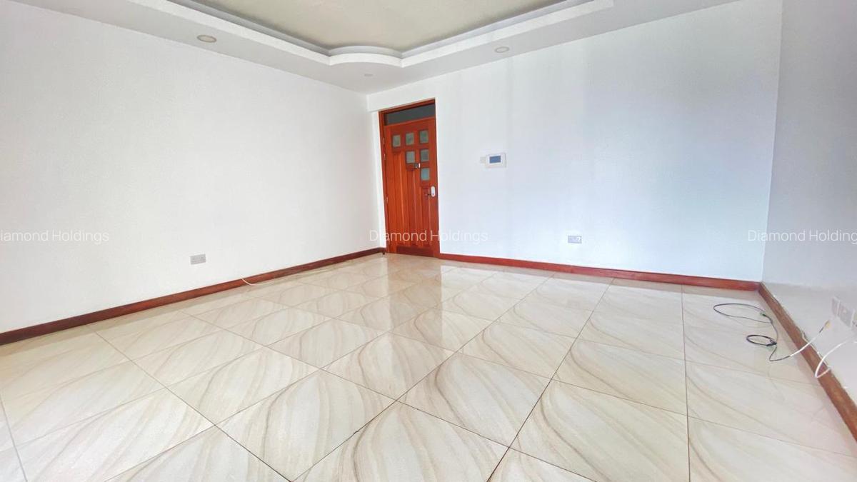 4 Bed Apartment with En Suite at Parklands - 1