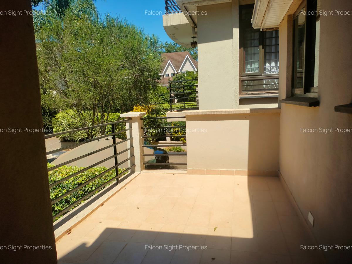 5 Bed Townhouse with Garden at Situated In Ambiance Neighborhood - 18