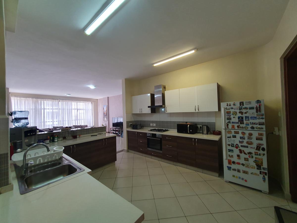 3 Bed Apartment with En Suite at Mpaka Rd - 7