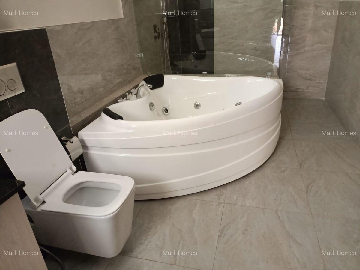 3 Bed Apartment in Riverside - 8