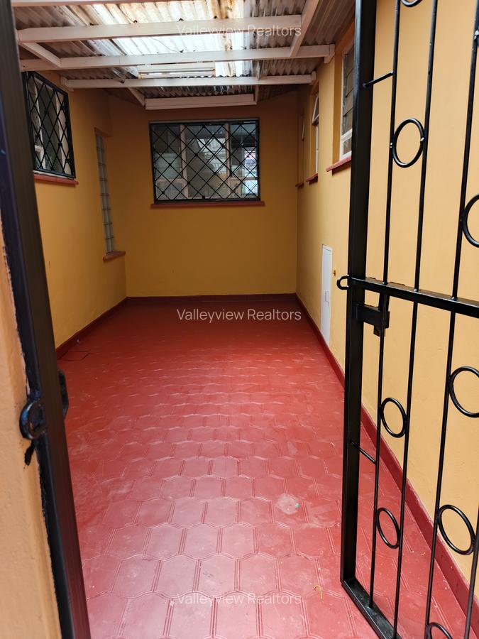 3 Bed Villa with En Suite at Lavington - 20