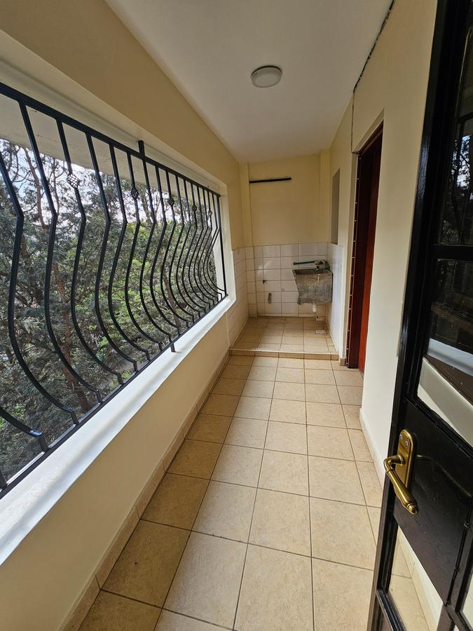 3 Bed Apartment with En Suite at Lavington - 7