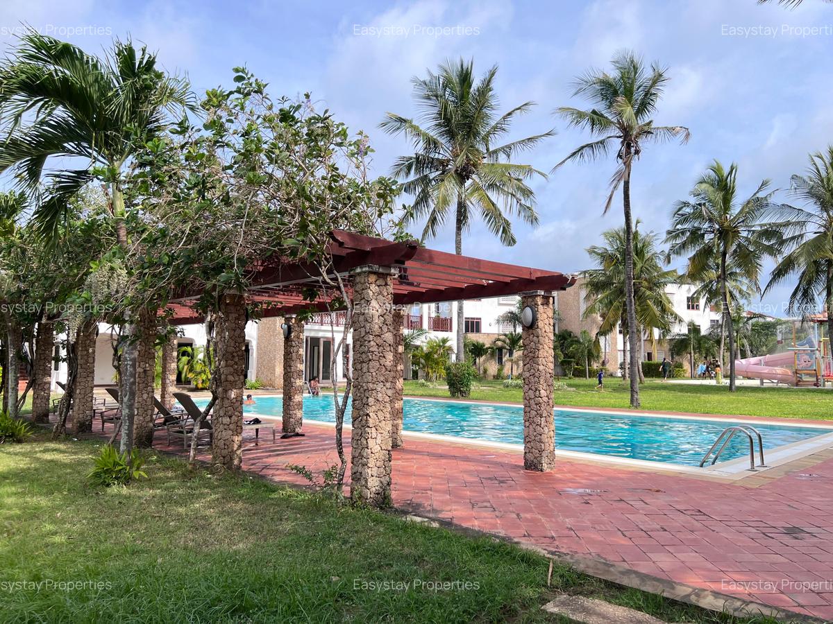 Serviced 2 Bed Apartment with En Suite in Kikambala - 16