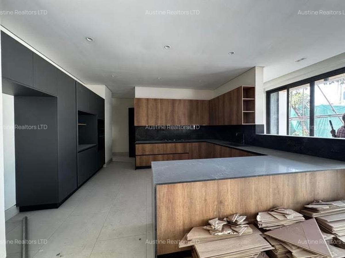 5 Bed Villa with En Suite at Grevilea Groove - 8