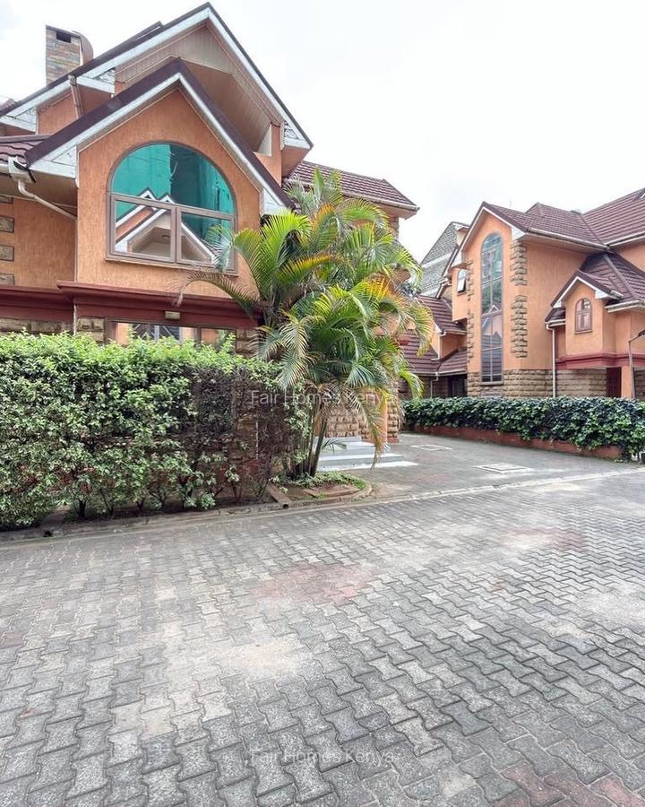 5 Bed Townhouse with En Suite at Othaya Road - 1