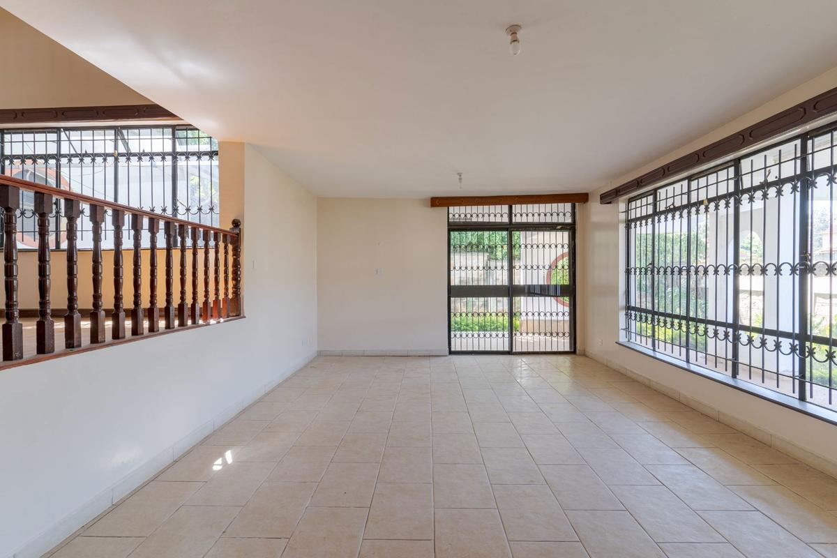 5 Bed House with En Suite in Westlands Area - 4