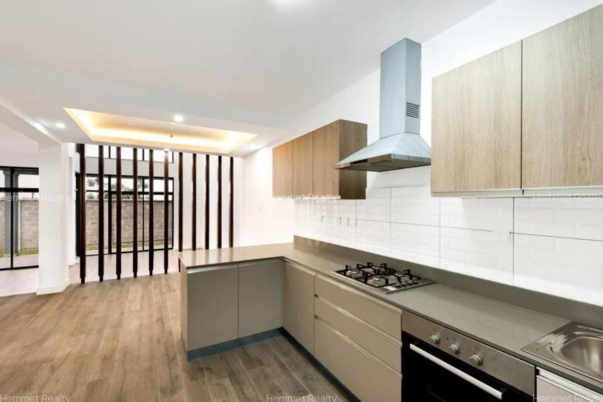 4 Bed Townhouse with En Suite in Loresho - 3