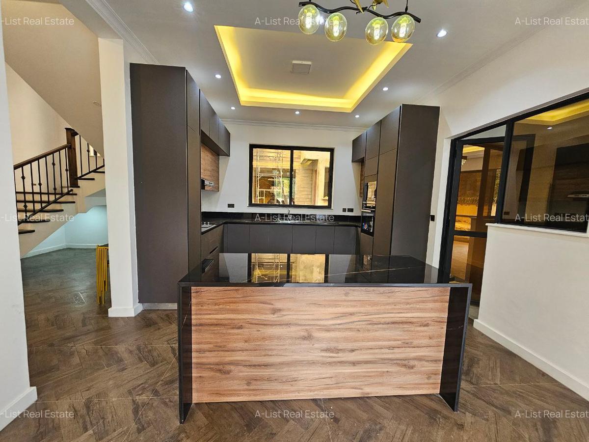 5 Bed Villa with En Suite at Muthangari Road - 6