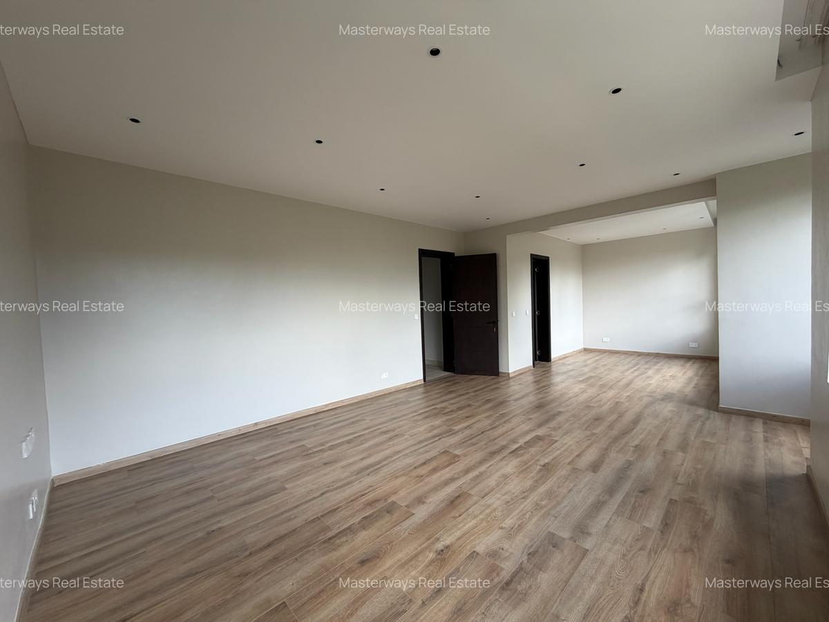 5 Bed Villa with En Suite in Lavington - 10