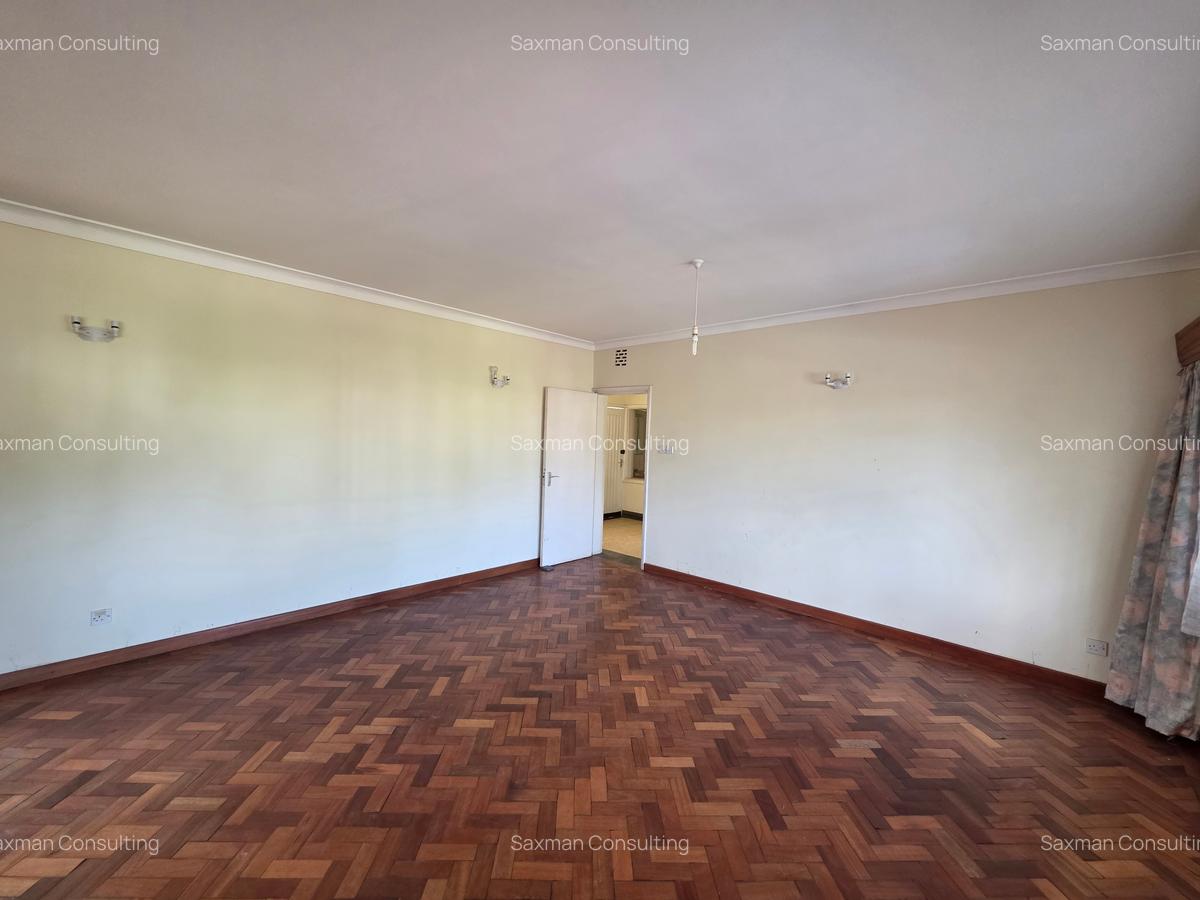 3 Bed Apartment with Parking in Spring Valley - 8