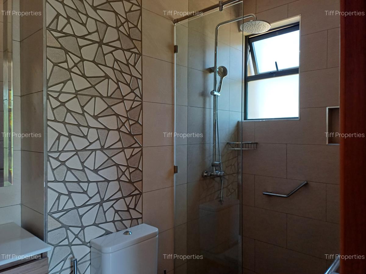 4 Bed Apartment with En Suite in Rosslyn - 15
