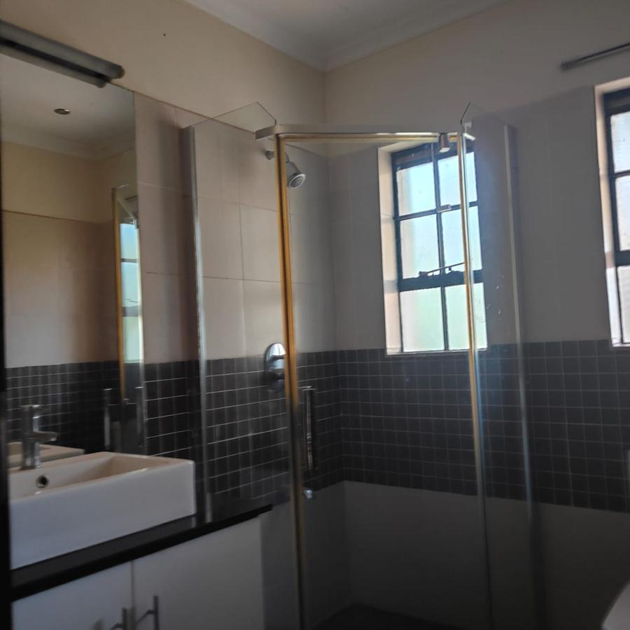 5 Bed House with En Suite at Mimosa - 3