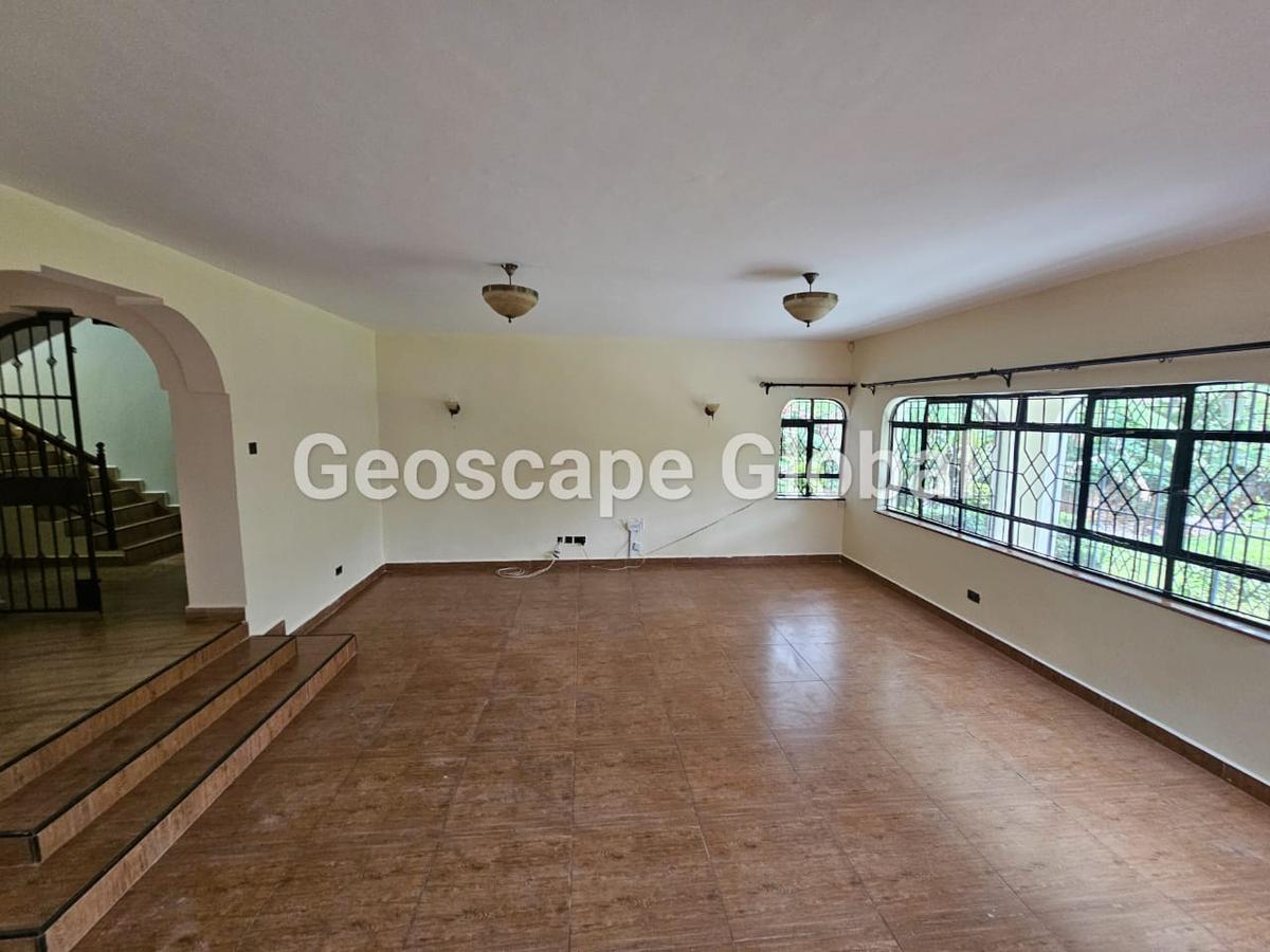 4 Bed House with En Suite in Runda - 10