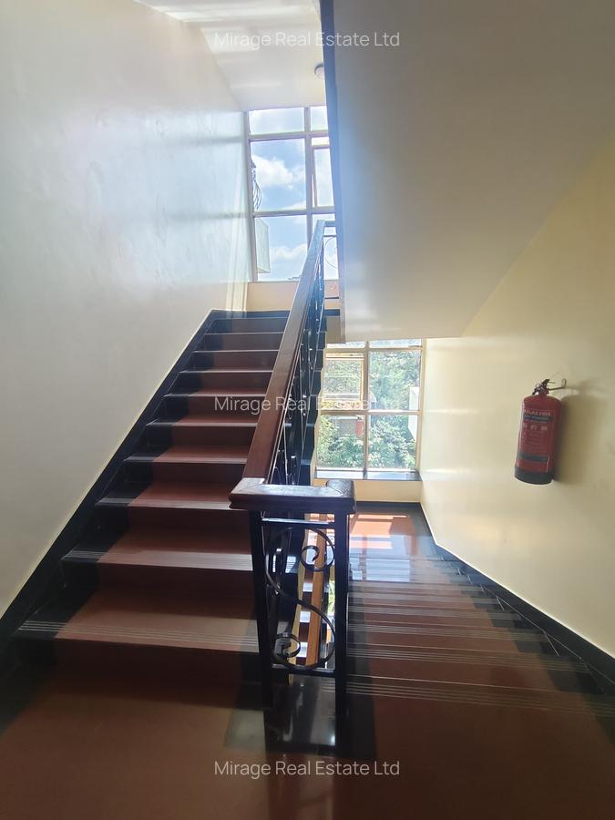 4 Bed Apartment with En Suite in Kilimani - 10