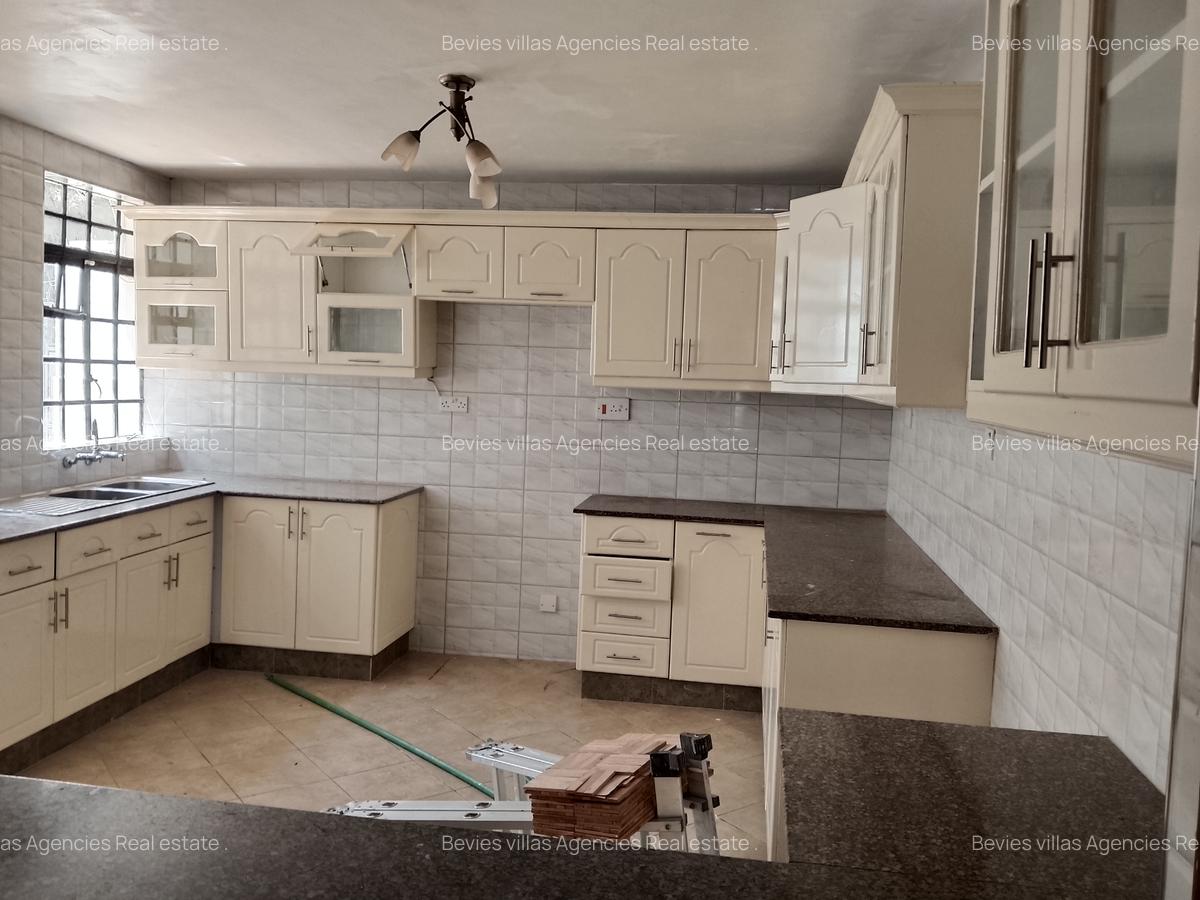 5 Bed Townhouse with En Suite at Westlands - 2