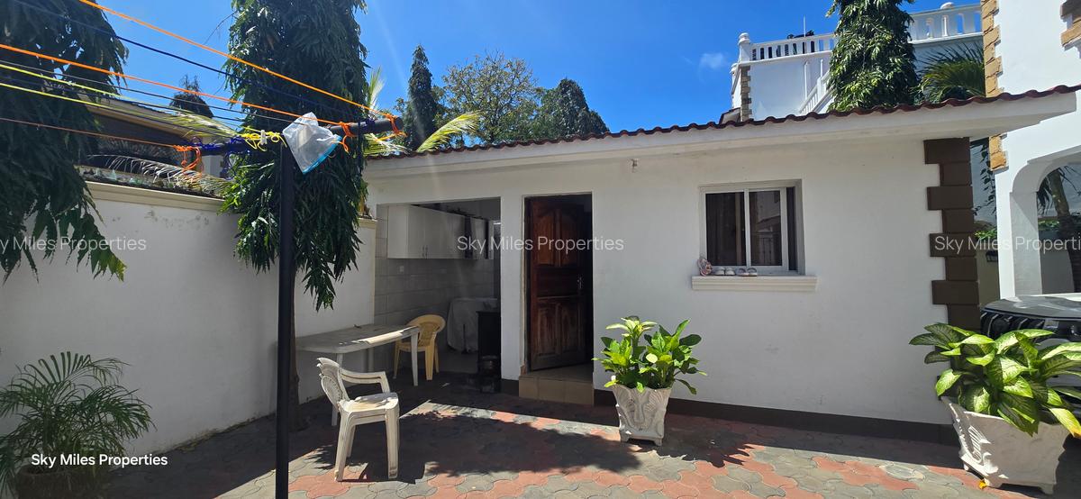 3 Bed House with En Suite at Serena - 5