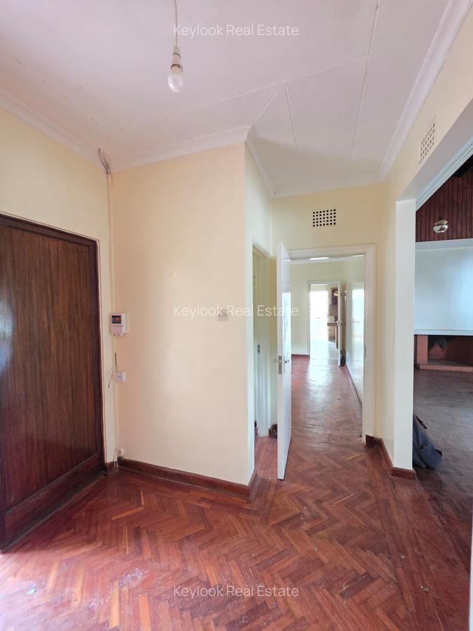 4 Bed House with En Suite at Lavington Green - 6