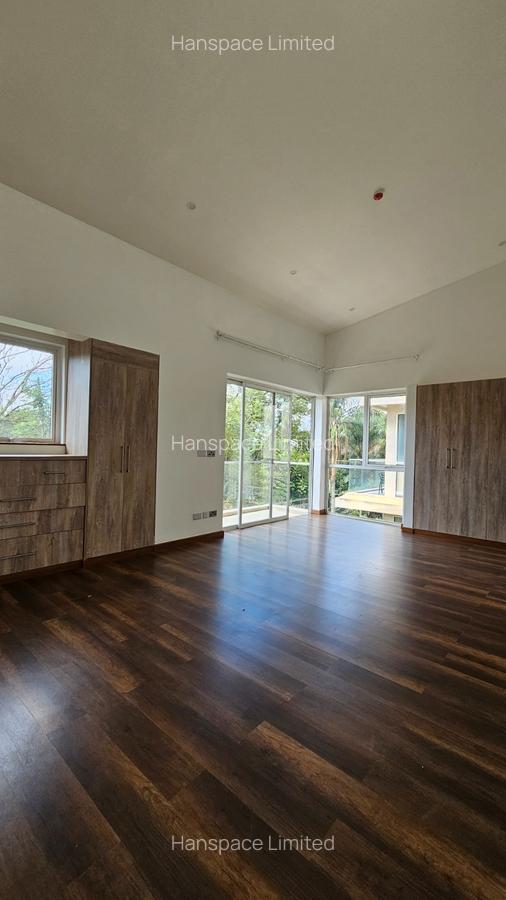 4 Bed Villa with En Suite in Lavington - 7
