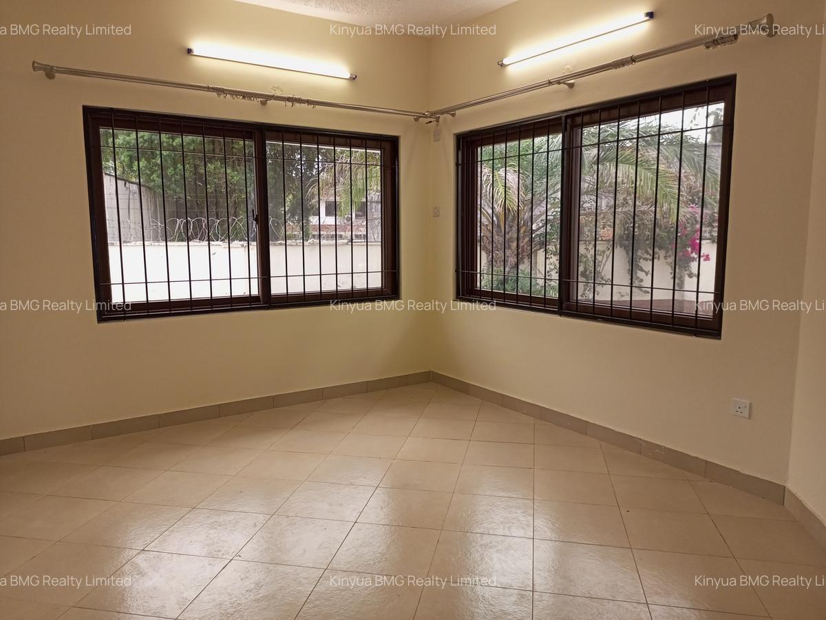 4 Bed Villa at Green Wood Drive - 5