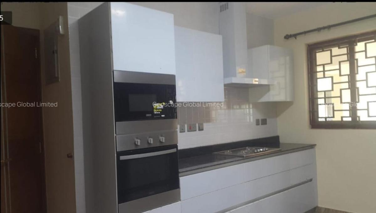 5 Bed Villa with En Suite in Runda - 5